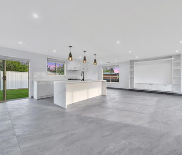 MODERN LIVING - Photo 2