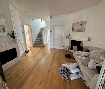 Penshurst Gardens, HA8 9TP, Edgware - Photo 1