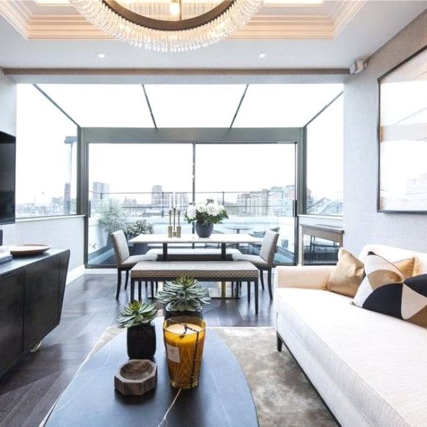 2 bedroom house with 1 reception and 3 bathrooms in Kensington, W8 - Photo 1