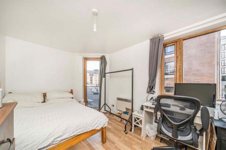 3 bedroom flat to rent - Photo 4