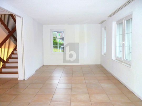 SPACIOUS, LUMINOUS AND IDEALLY LOCATED - Photo 1