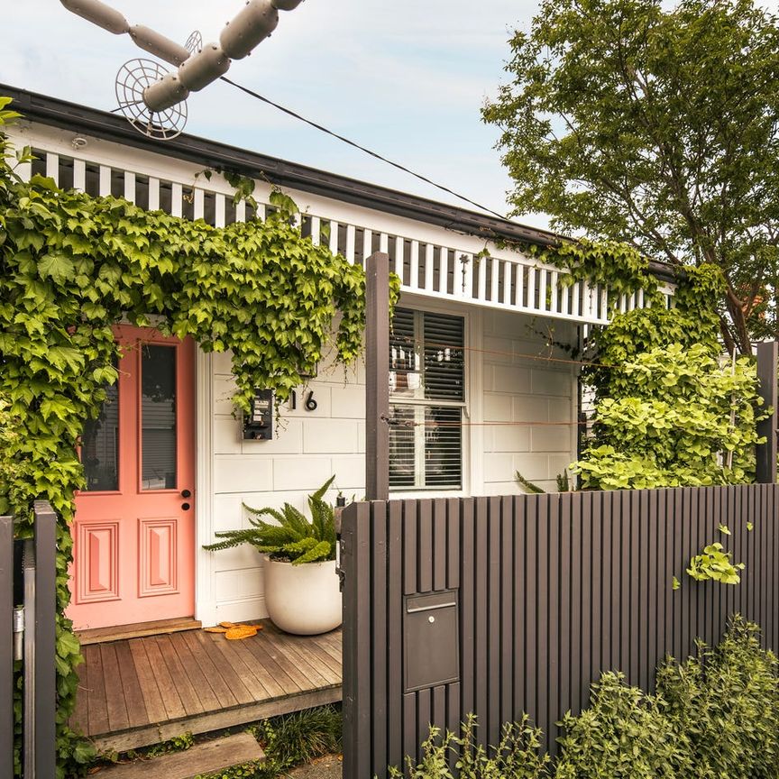 Stylish inner-north living in a beautifully renovated Clifton Hill home - Photo 1