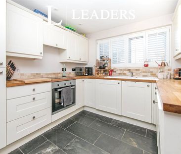 3 bedroom house to rent Ipswich Road, Ipswich road, Colchester, CO4 - Photo 5