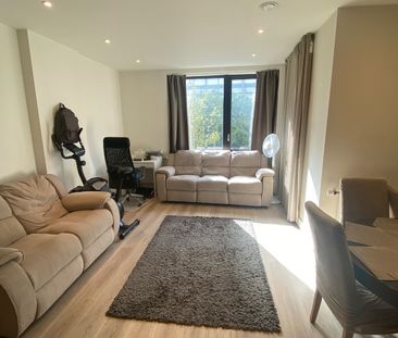 Room in a Shared Flat, Sailors House, E14 - Photo 1