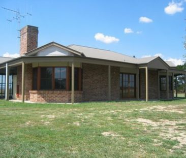 Country Homestead in Bungendore - Photo 6