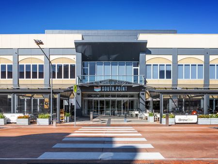 Waterside Living. Prime Location - Photo 3