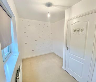 2 bedroom end of terrace house to rent - Photo 2