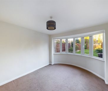 Charles Avenue, Lenton Abbey, Beeston, Nottingham, NG9 - Photo 5