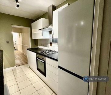 3 bedroom end of terrace house to rent - Photo 1