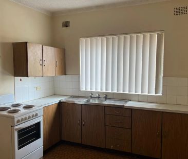 Conveniently Located One Bedroom Apartment - Photo 4