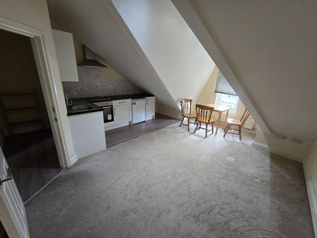 1 Bed Flat, Longley Road, SW17 - Photo 3