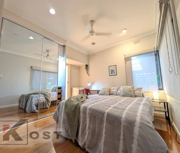 Blackburn South - Photo 1