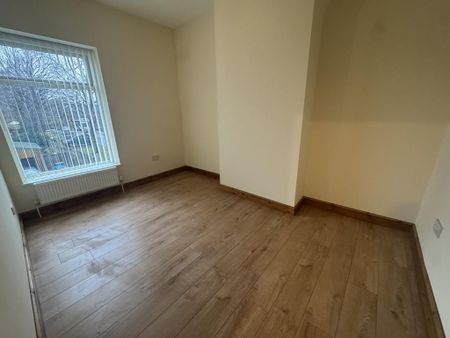 3 bedroom end of terrace house to rent - Photo 3