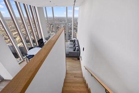 Manhattan Loft Gardens, 20 International Way, London - Photo 3