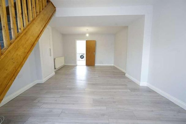 Gipsy Lane, Grays, RM17 - Photo 1