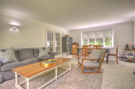 5 bedroom detached house to rent - Photo 4