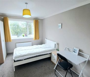 1 bedroom in a house share to rent - Photo 4