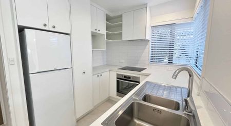 MERIVALE - THREE BEDROOM, DOUBLE GARAGE - Photo 3