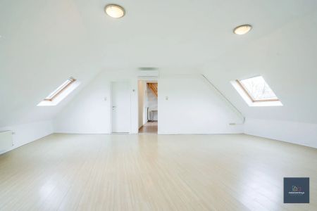 VERHUURD Rustig gelegen dakappartement nabij het centrum van Gentbrugge - Photo 2