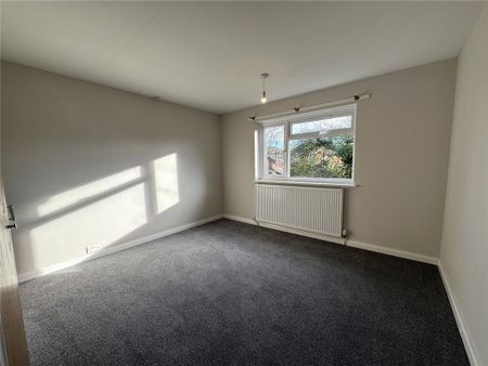 5 bedroom detached house to rent - Photo 2