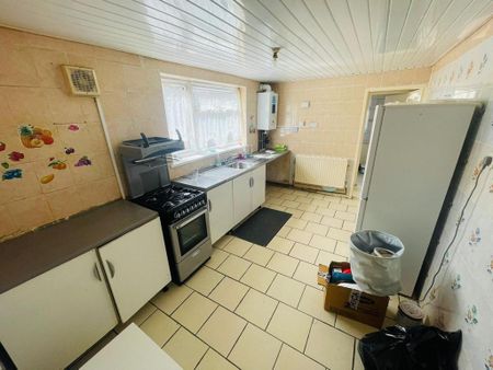 3 bedroom terraced house to rent - Photo 3