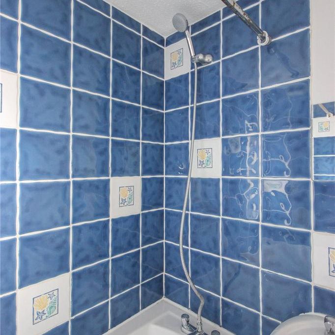 3 bedroom end of terrace house to rent - Photo 1