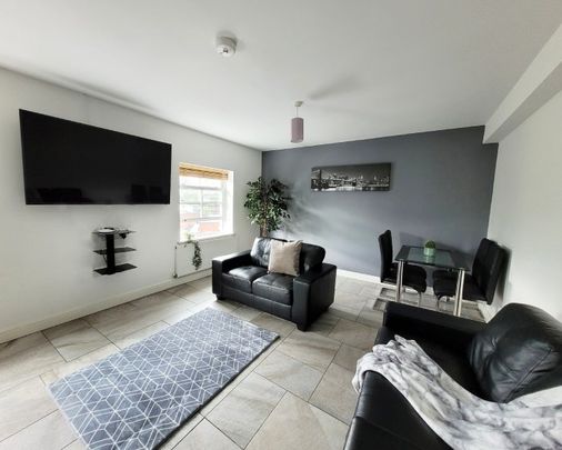 4 Bedrooms, 14 Willowbank Mews Flat 6 – Student Accommodation Coventry - Photo 1
