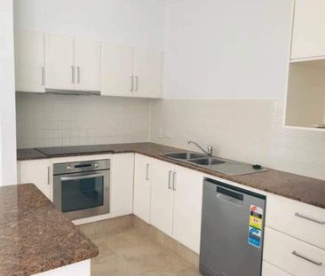 Varsity Lakes - Photo 4