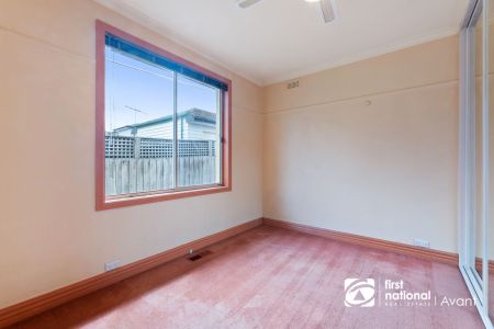 Comfort, Convenience & Easy Living! - Photo 2
