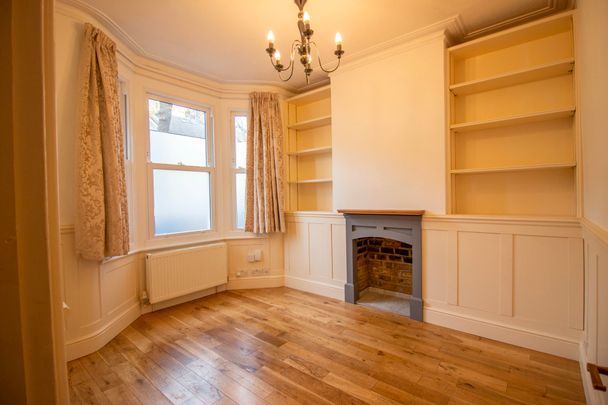 Stunning 2 double bedroom, Victorian house in vibrant location in E15 - Photo 1