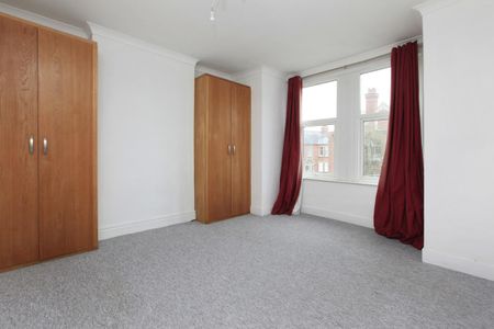 3 bedroom maisonette in Balham - Photo 3