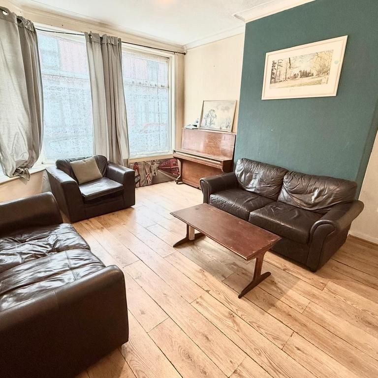 5 bedroom house to rent - Photo 1