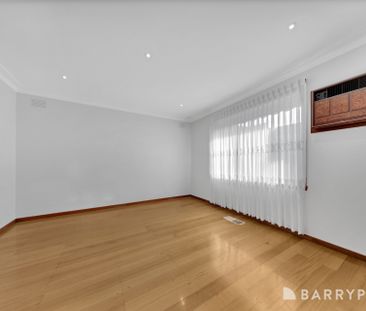 Prime Location & Neat as a pin! - Photo 3