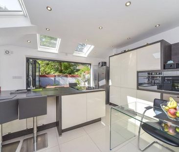 3 bedroom semi-detached house to rent - Photo 6