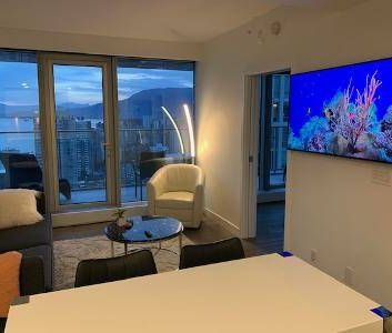 Vancouver House 2 bed/2 Bath fully Furnished - Photo 4