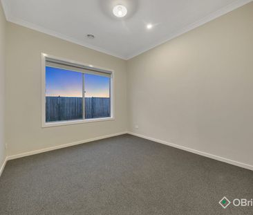 Spacious Family Home with Two Living Areas in Prime Bonnie Brook Lo... - Photo 3