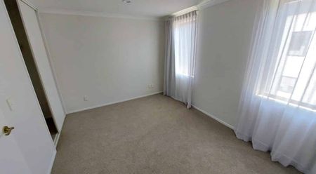 Modern Birkenhead Townhouse - Photo 2