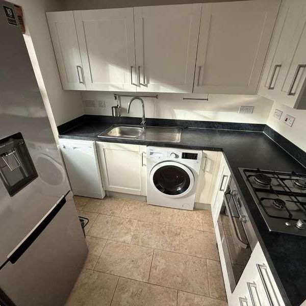 Brentfore Street, East Wichel, SN1 - Photo 1