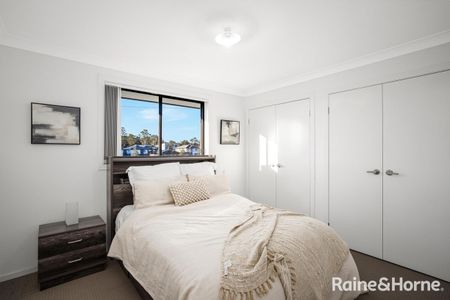 Spacious Family Home in Box Hill - Photo 3