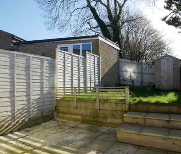 2 bedroom end of terrace house to rent - Photo 3