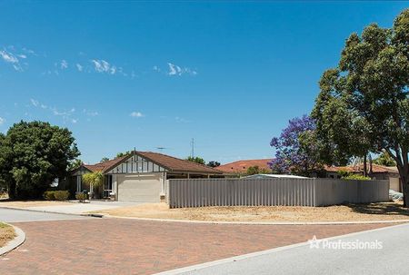 2 Cootha Court, Ballajura WA 6066 - Photo 5