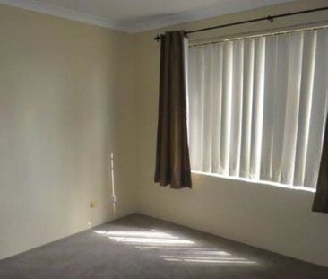 Spacious Home in Ballajura! - Photo 2