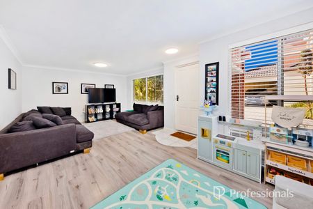 Spacious and Stylish Townhouse in the Heart of Dianella - Photo 3