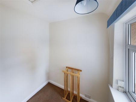 Charles Avenue, Lenton Abbey, Beeston, Nottingham, NG9 - Photo 4