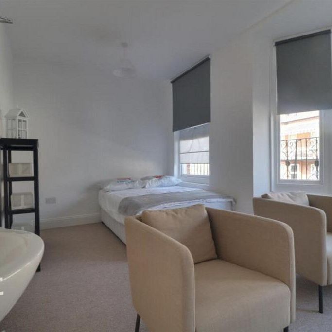 1 bedroom in a house share to rent - Photo 1