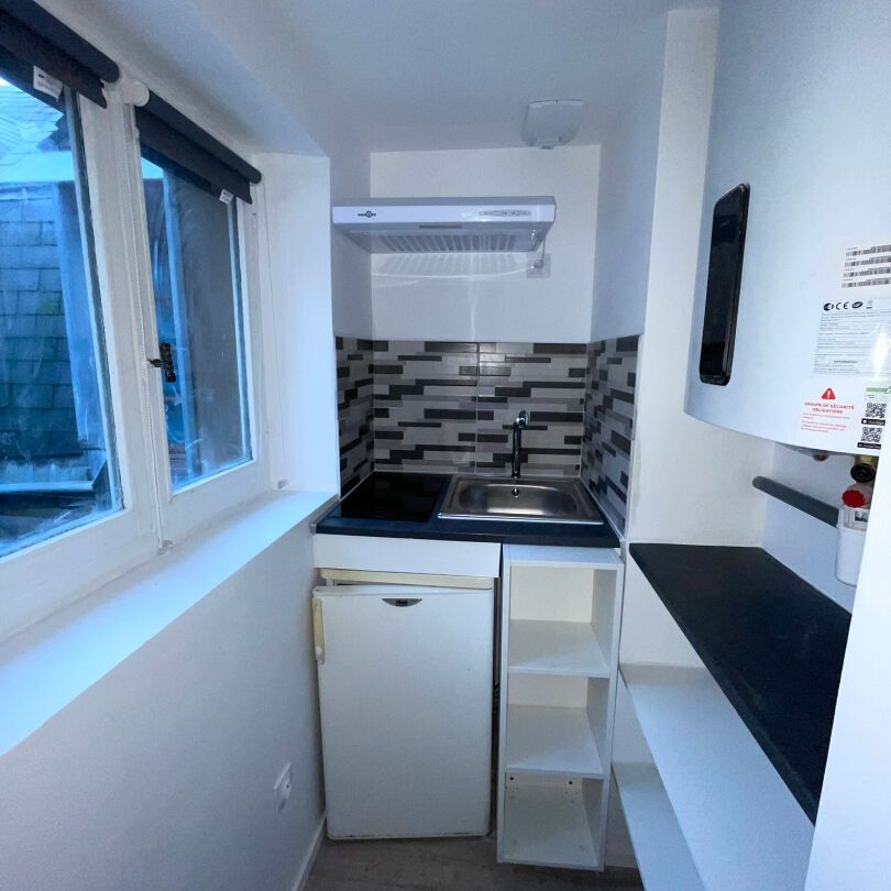 Location Appartement 1 pièce 12m² - Photo 1