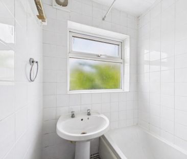 Room 5, 23 Marle Hill Road, Cheltenham - Photo 6
