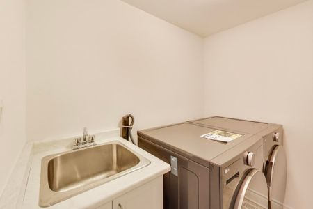 For Lease - 1161 Carnegie Drive, Mississauga, Ontario - Photo 5