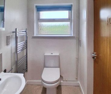 1 bedroom retirement property to rent - Photo 4