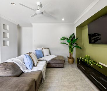 Exceptional 5-Bedroom Home Minutes from Eimeo Beach - Photo 1